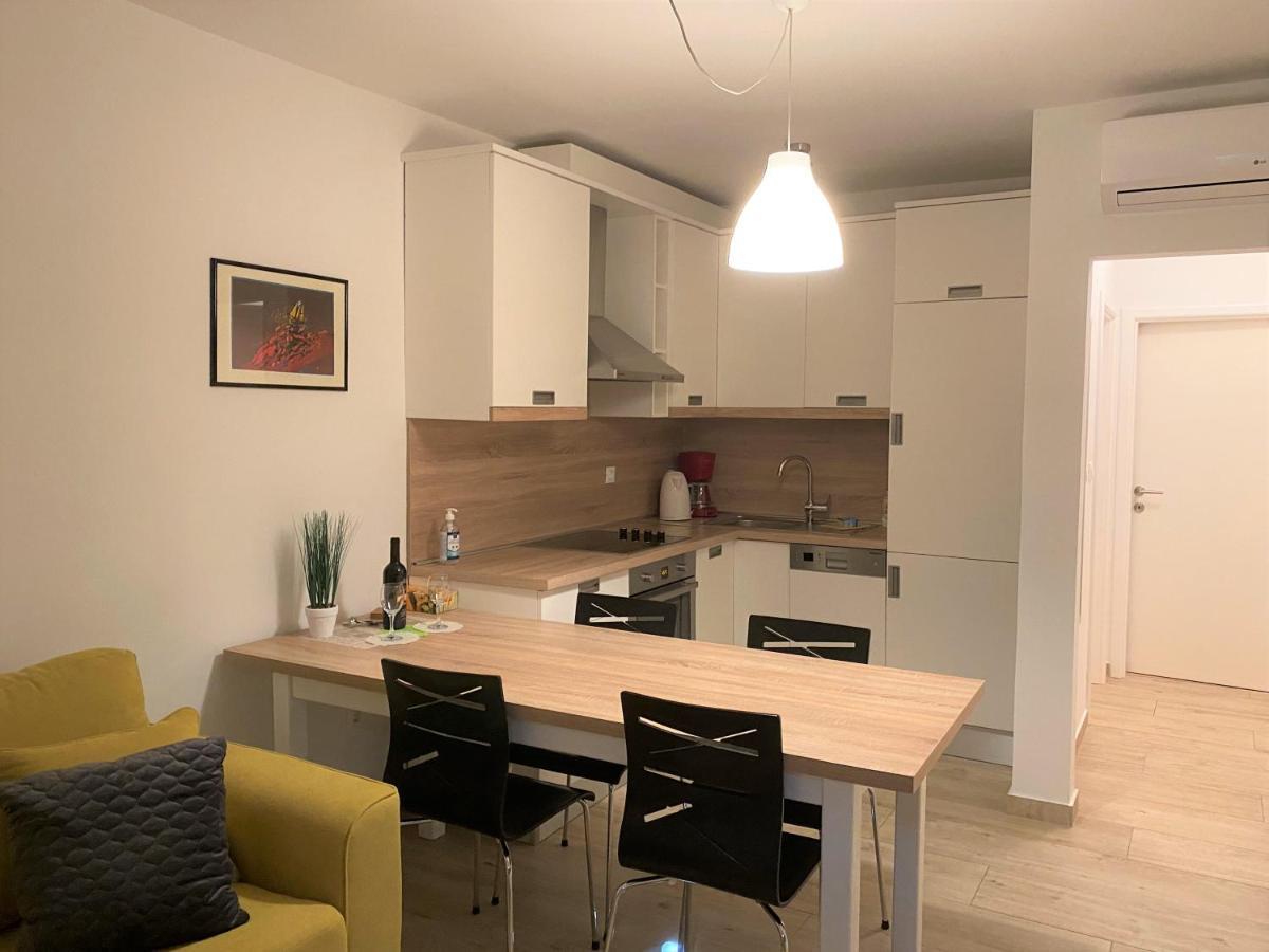 Apartments Carpe Diem พรีมอชเตน ภายนอก รูปภาพ